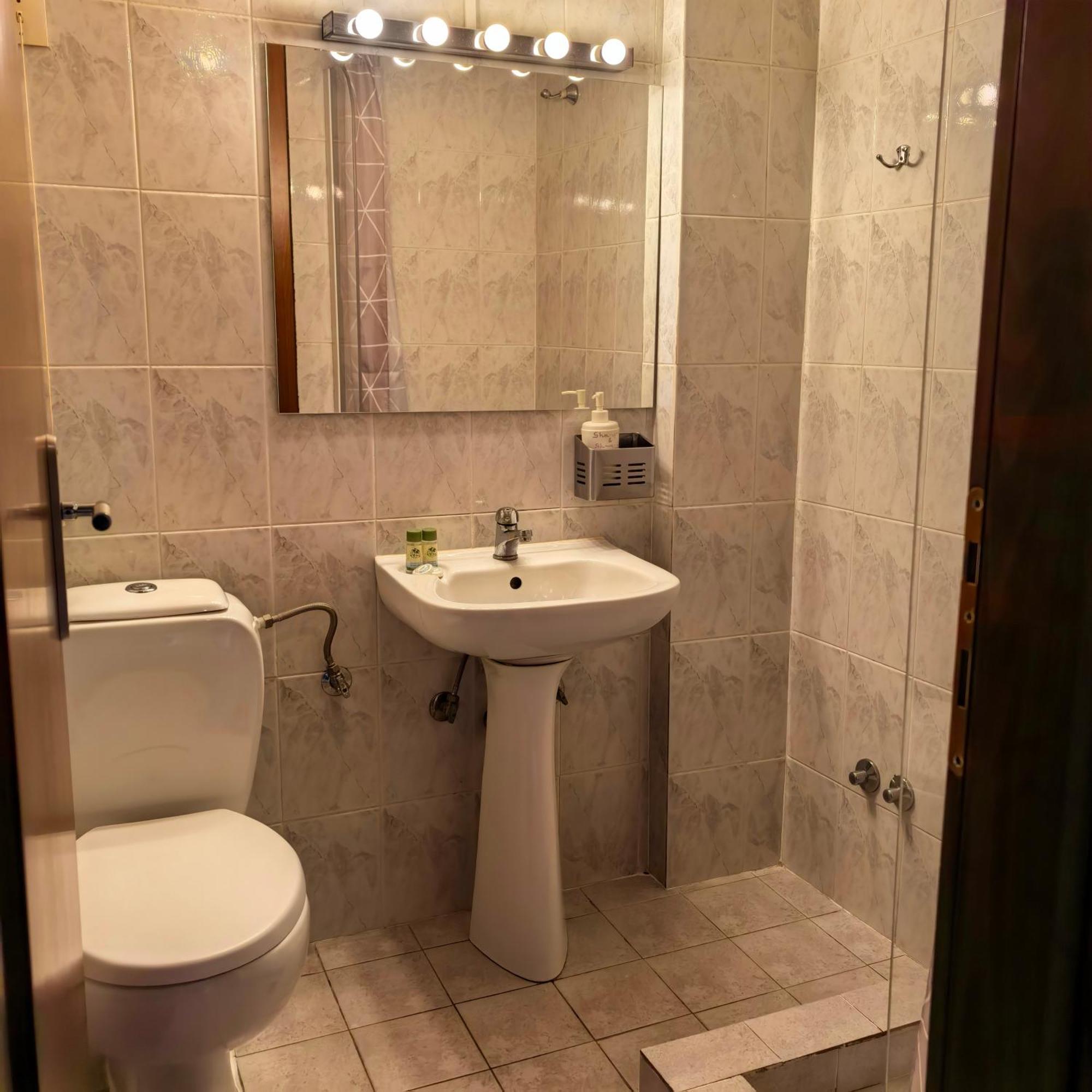 Park Hotel بوليكاسترون المظهر الخارجي الصورة