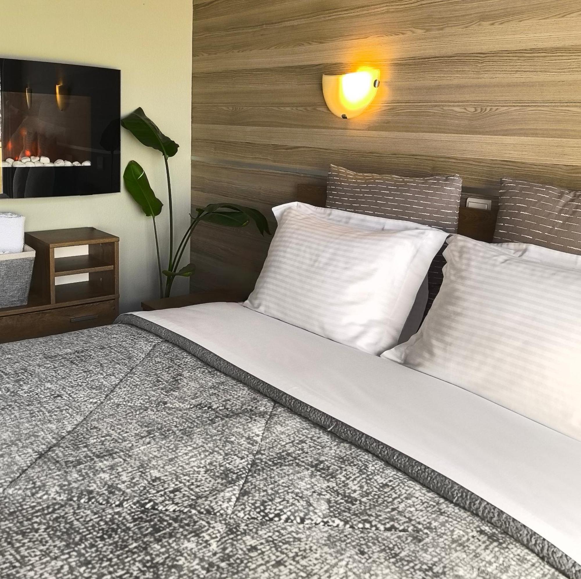 Park Hotel بوليكاسترون المظهر الخارجي الصورة